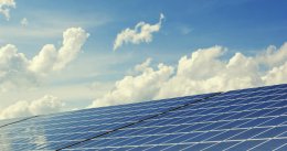Ewolucja technologii paneli słonecznych: Od tradycyjnych ogniw krzemowych do innowacyjnych rozwiązań perowskitowych.