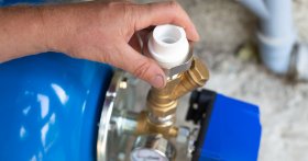 Prawidłowe podłączenie hydroforu do pompy – o czym należy pamiętać? Prawidłowe podłączenie hydroforu do pompy – o czym należy pamiętać?